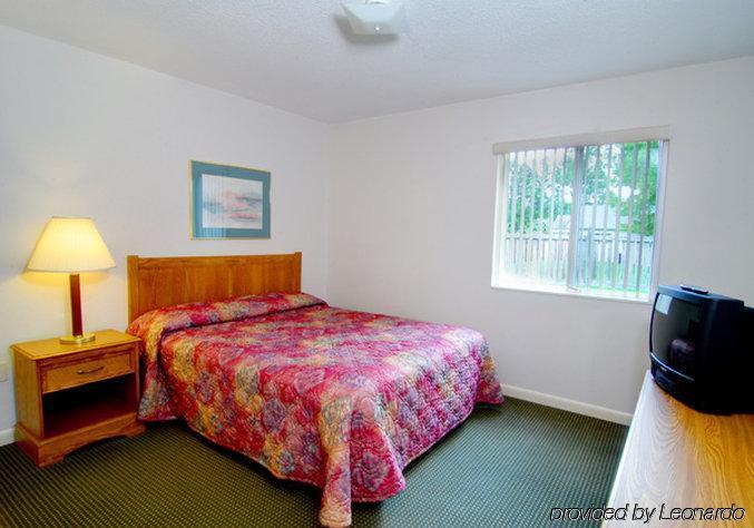 Affordable Suites Роки Маунт Стая снимка